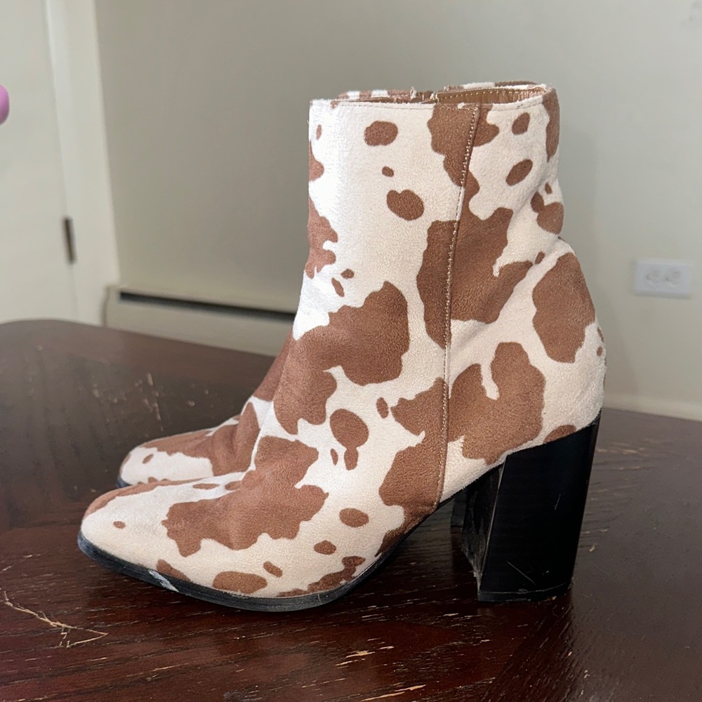 Nasty Gal Brown and Cream Ankle Boots